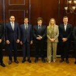 Francos prepara una convocatoria a gobernadores de distintos partidos en la Casa Rosada