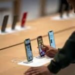 El mercado informal de teléfonos móviles crece y causa inquietud en la industria