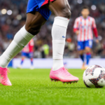 El impacto del color rosa en los botines de los futbolistas del Mundial 2026