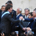 Milei reflexiona sobre su gobierno y avanza hacia la reelección con guiños a Macri