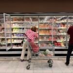 Consumo masivo: las ventas volvieron a caer en julio, pero mejoraron frente al mes anterior