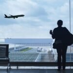 Cómo pagar viajes al exterior y evitar recargos al usar dólares